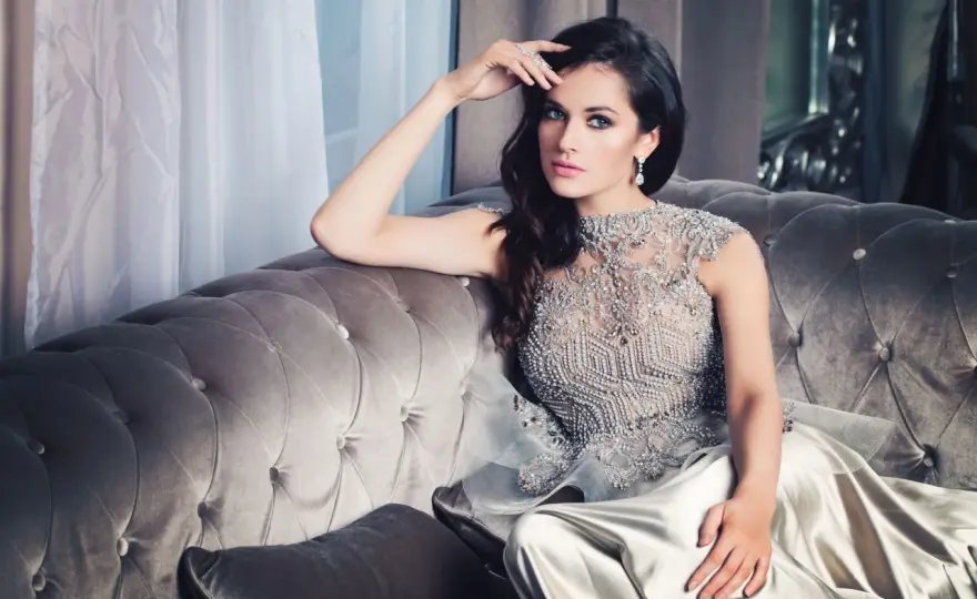 Styl glamour - jak nosić go z klasą? (Nie tylko od święta!)